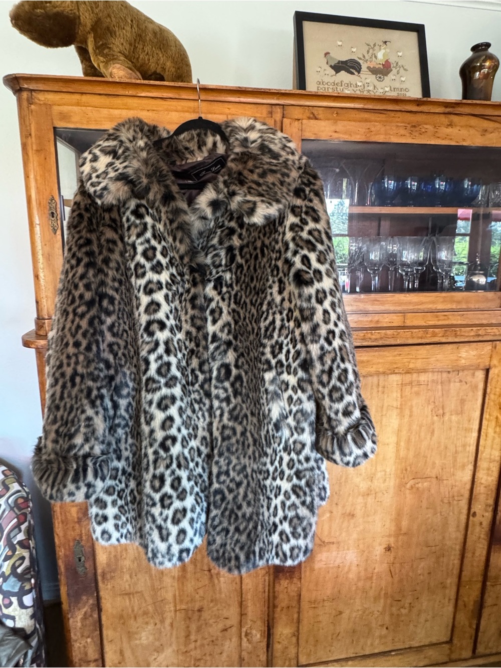 Terry Lewis Leopard Print Faux Fur Coat - size large